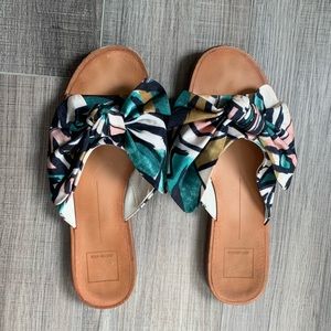 Dolce Vita adorable slides